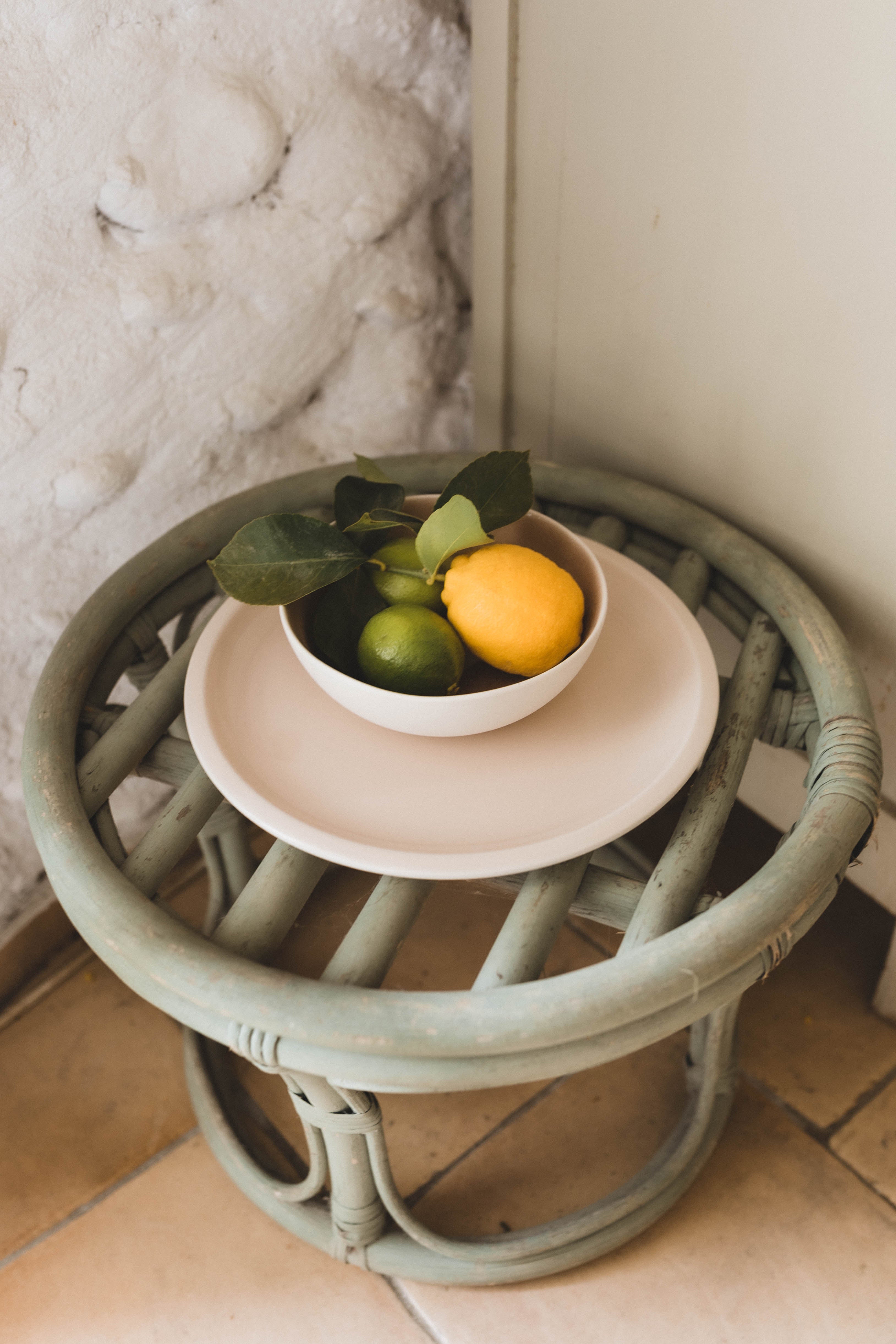 assiette de présentation rose buvard