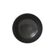 Himmelshwarze Salatschüssel