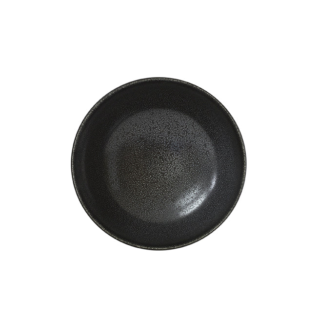 Himmelshwarze Salatschüssel