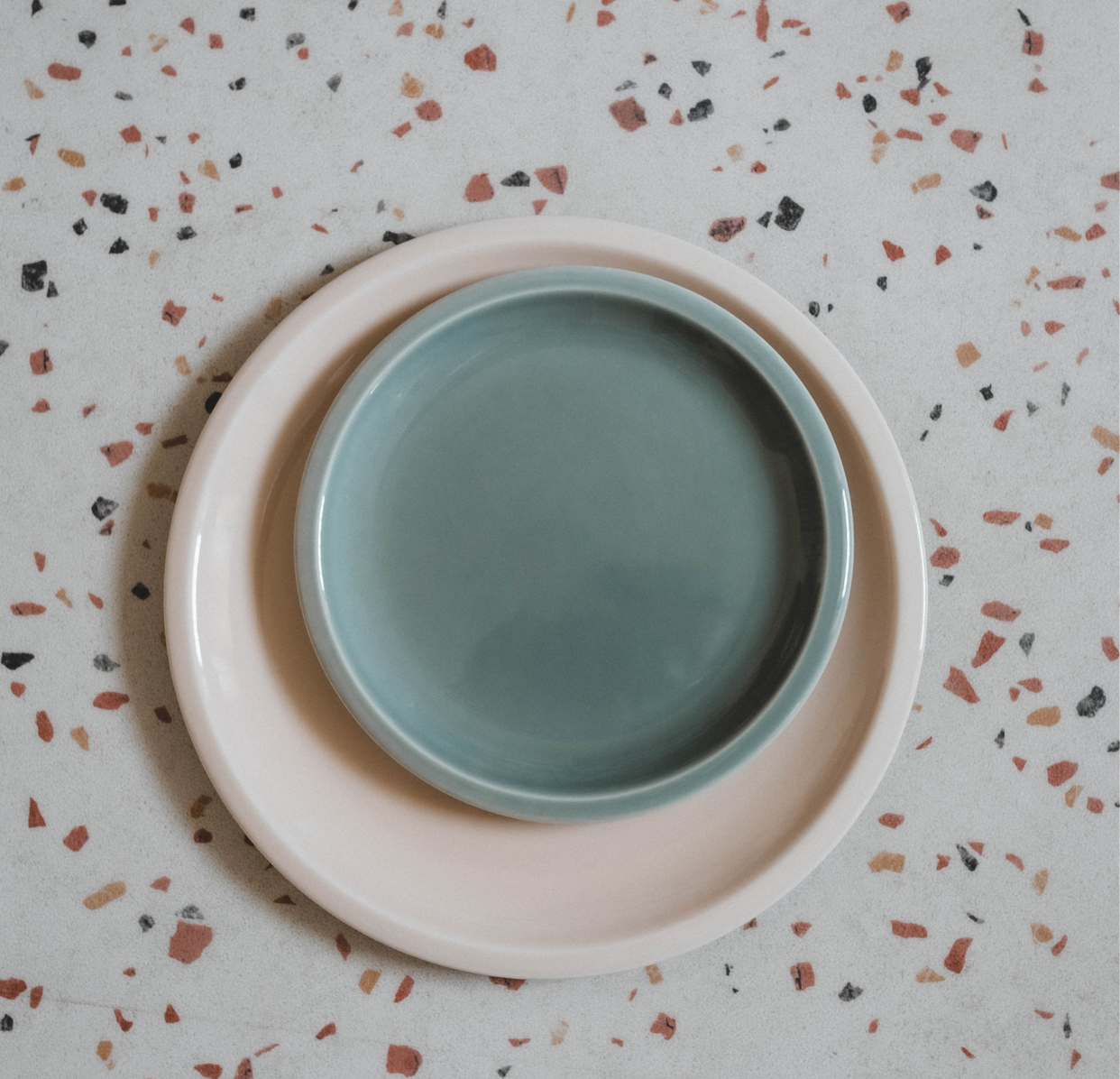assiette à dessert gris oxyde