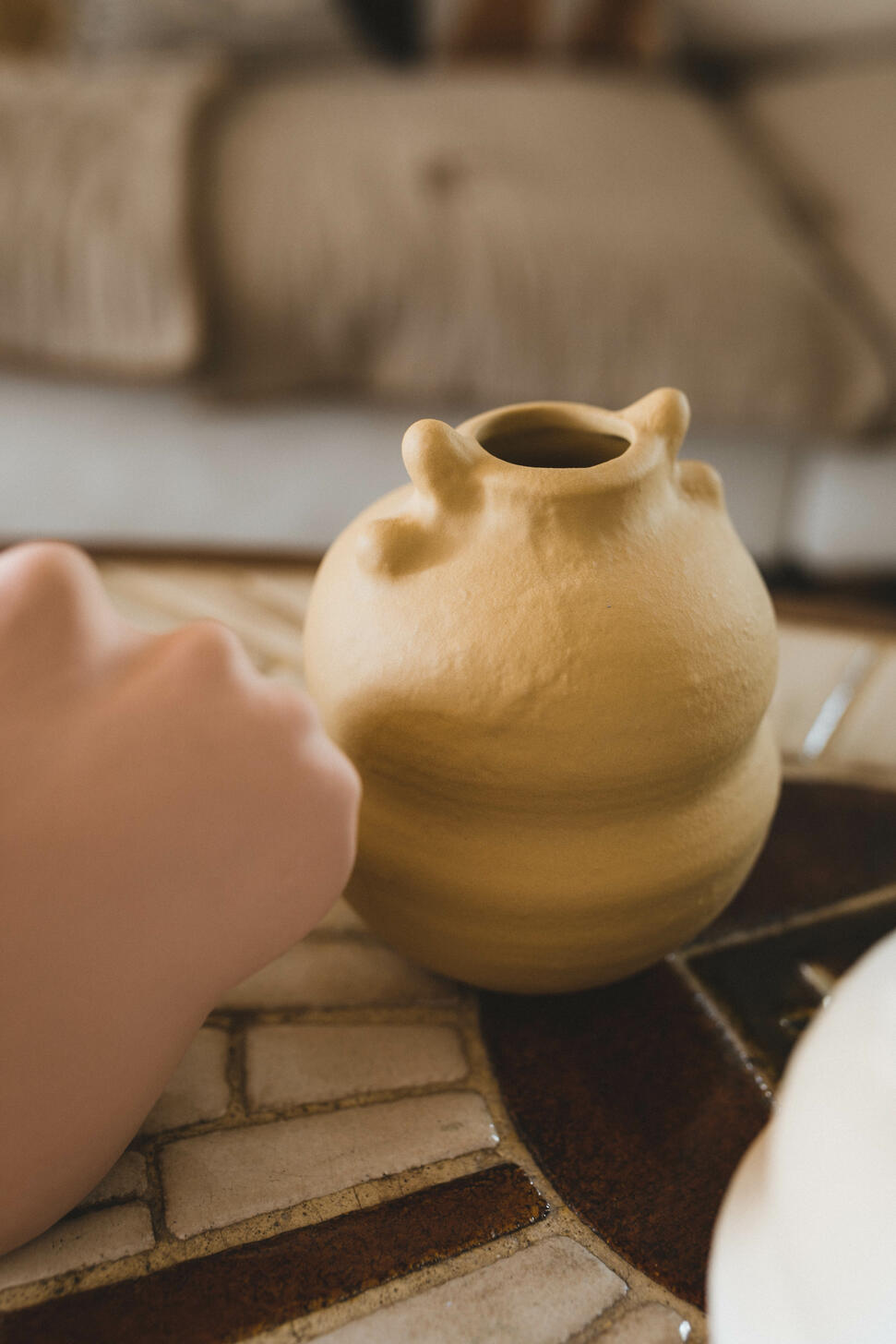 vase lucrece ocre fabricant céramique