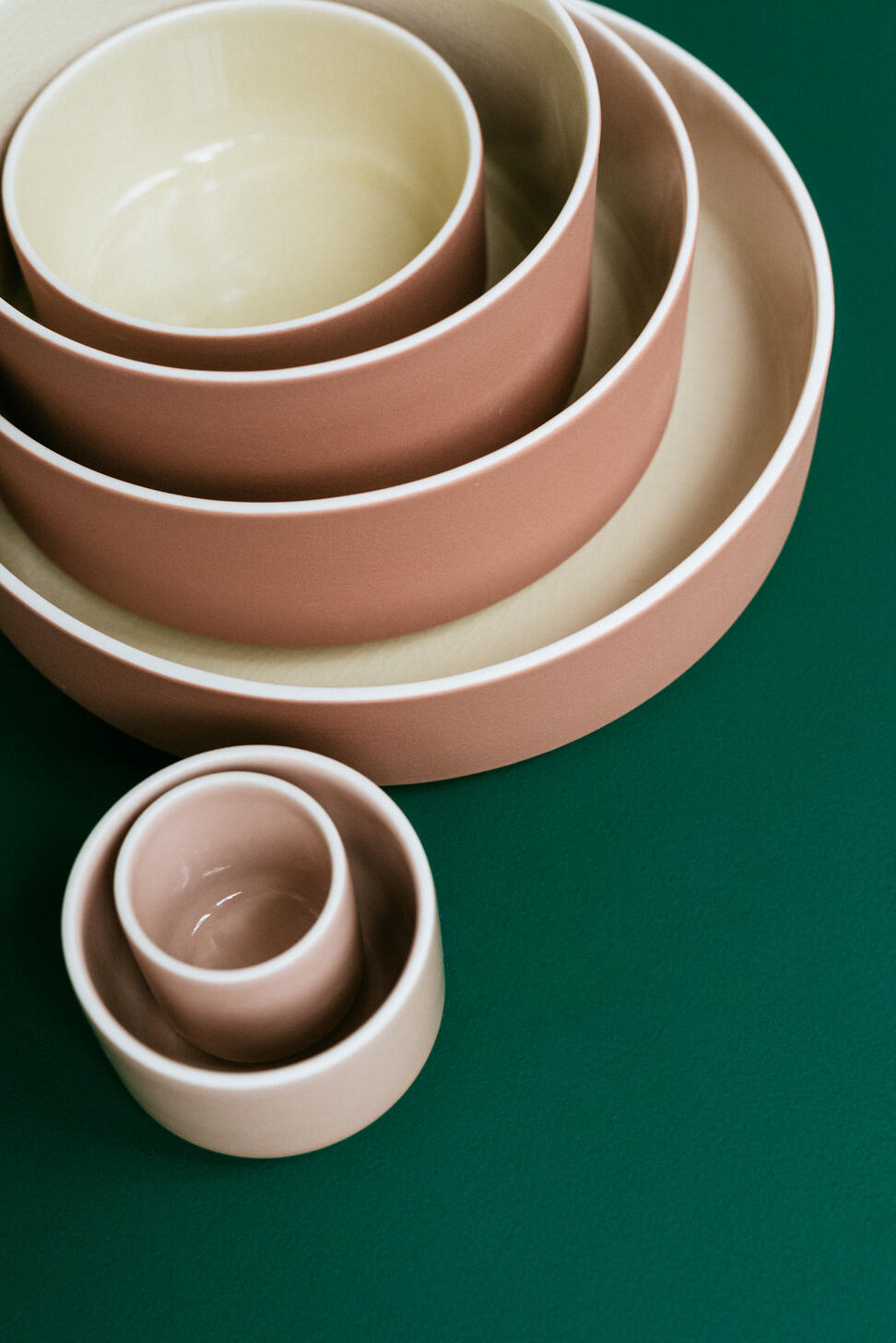 plate xl studio 2.0 écru.terracotta ceramic manufacturer
